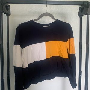 Long Sleeve Color Block Crop Top